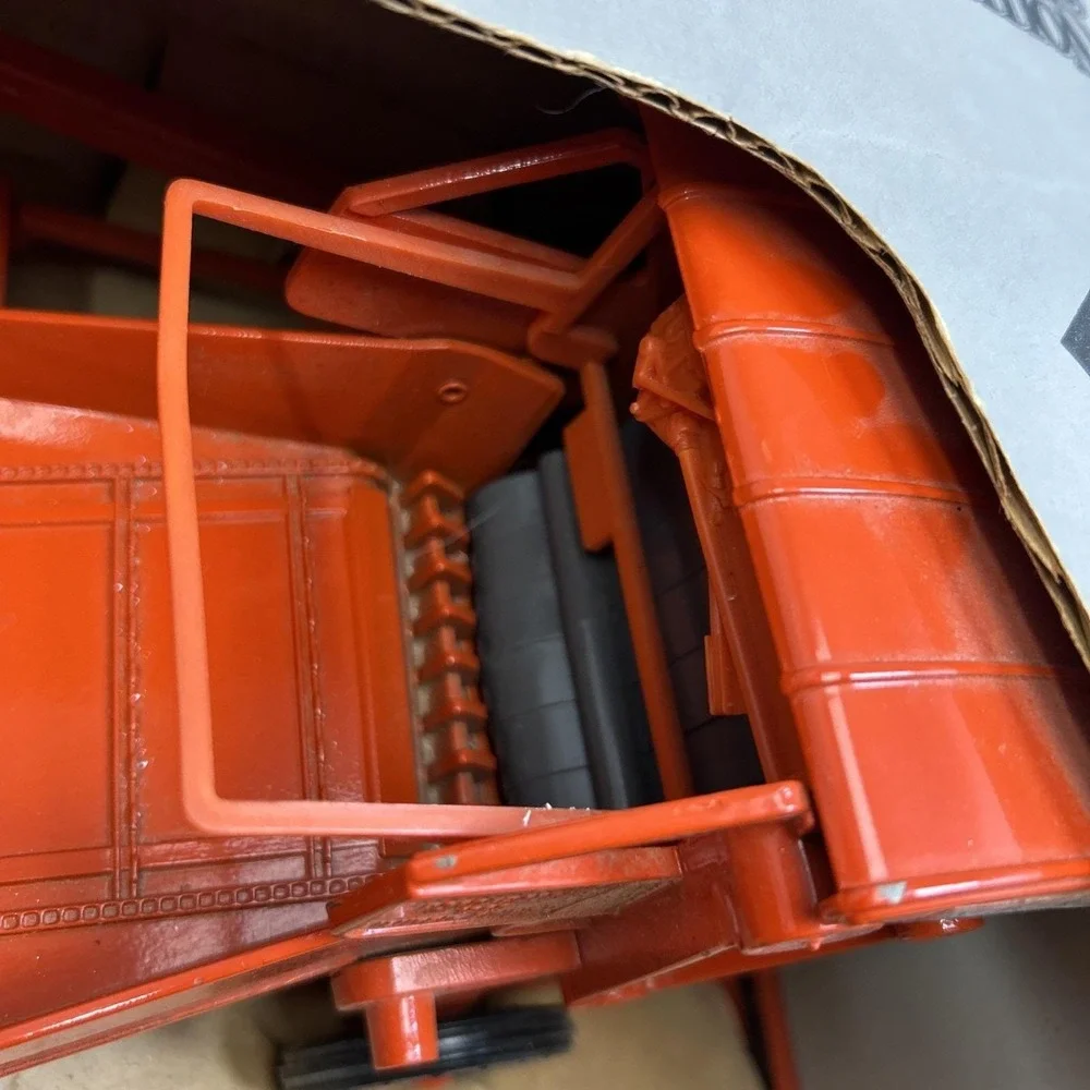 Ertl Allis-Chalmers Roto Baler 1/16 Diecast Orange 1244 1988 USA Special Edition